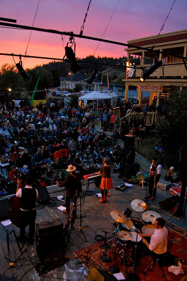 Tonight S Huckleberry Flint Headlined Folklife Festival Show In Blue Lake Is Way Sold Out Finn planifica o evadare cu pluta. tonight s huckleberry flint headlined folklife festival show in blue lake is way sold out