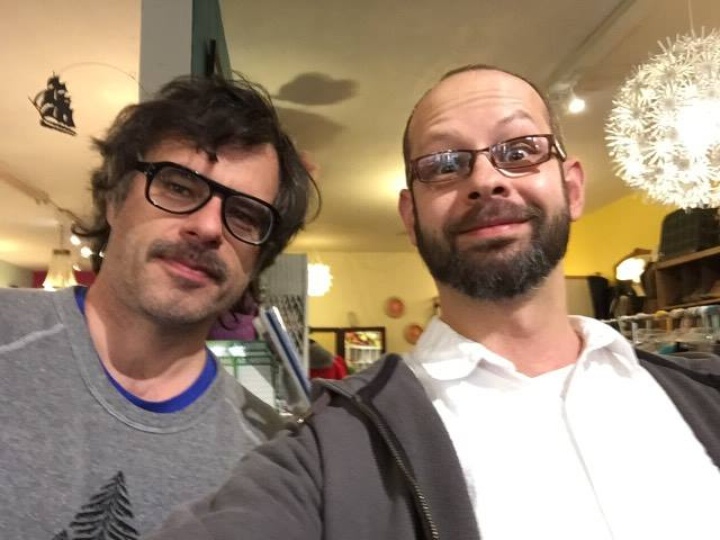 Photo Outpost Reporter Totally Embarrasses Himself With Actor Jemaine Clement Lost Coast Outpost Humboldt County News