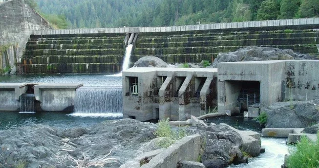Feds Say: Keep This Dam Up