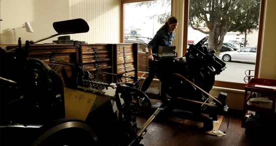 THE HUMBOLDT HUSTLE: Lynn Jones Makes Fine Art For the Masses With Her Beautiful Old Machines | Lost Coast Outpost