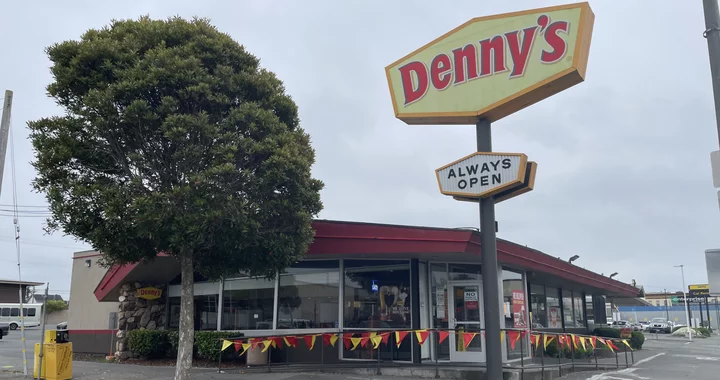 Denny's first fast-food cafe opens today – Orange County Register