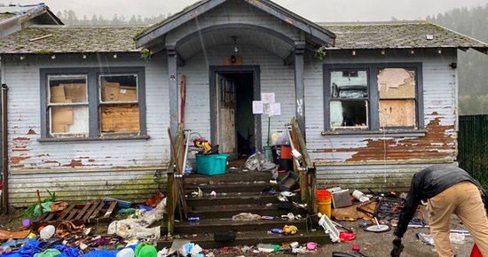 County Deems Orick Motel Uninhabitable; Evicts Tenants, Boards Up Windows to Prevent Entry - Vimarsana News
