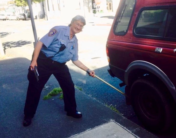 No violation for cops chalking tires